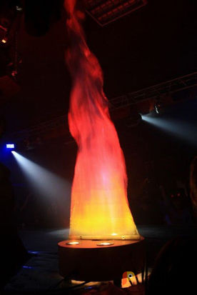 Возьмите Аренда сценического холодного огня. Имитация огня напрокат (Фото 2) в Москве