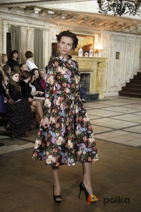 Возьмите Плащ из эко - кожи с принтом Dolce Gabbana напрокат (Фото 2) в Москве
