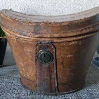 Кофр Старинный / Шляпная коробка