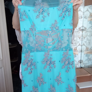 Голубое вечернее платье со шнуровкой и прозрачными вставками.Размер от 44 до 48