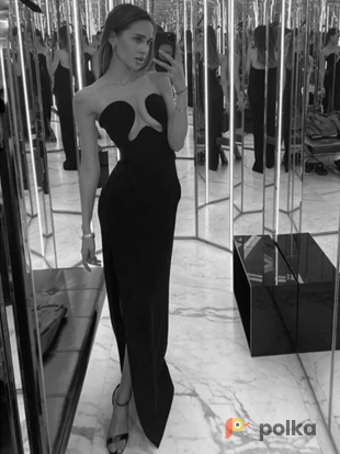 Возьмите  Черное платье с резным декольте 388 напрокат (Фото 1) в Москве