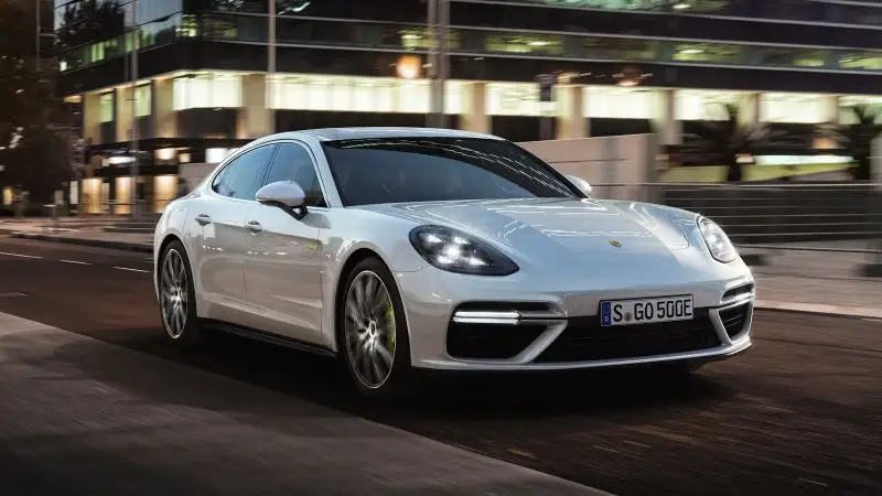 Новый Porsche Panamera Turbo S E-Hybrid: шокирующие цены в рублях!