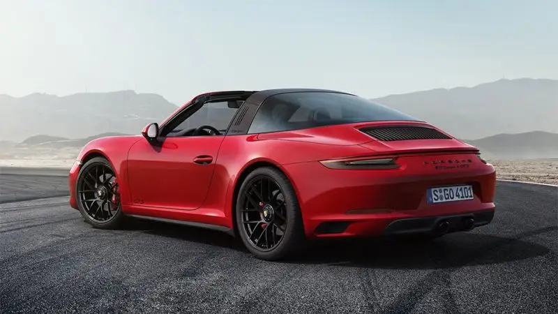 Porsche 911 GTS: прощай, атмосферный мотор! Что теперь под капотом?