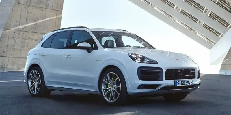 Porsche Cayenne E-Hybrid: новый мощный гибрид взорвал рынок!