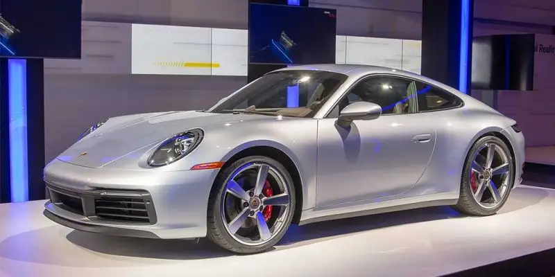 Убивает конкурентов: новый Porsche 911 Carrera 4S на шоу в Лос-Анджелесе!