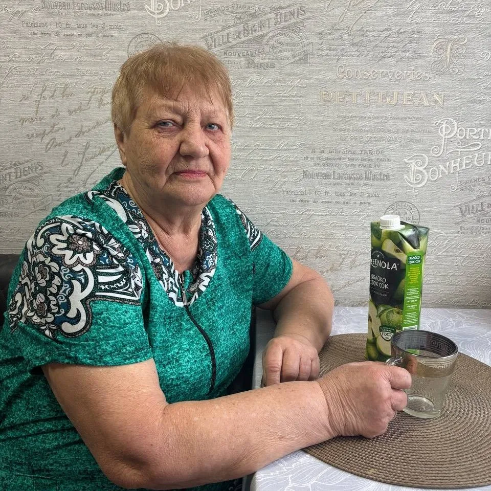 Пенсионерке Александре Сергеевне скоро 80 лет. Она давно потеряла всех близких и живет одна. Она нуждается в стиральной машине, газовой плите и наборе кастрюль.