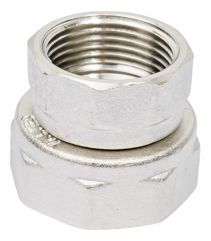 Прямой полусгон Valtec с накидной гайкой 1'х3/4' внутренняя VTr.614.N.0605