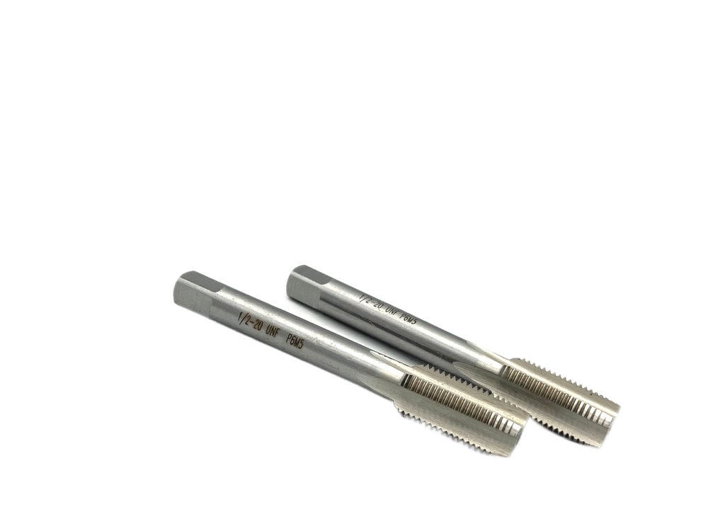 Дюймовый метчик TORNERI UNF 1/2' 20 нитей Р6М5 комплект из 2-х штук 035391