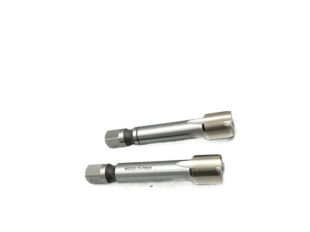 Машинно-ручной метчик TORNERI М22х1.5 комплект из 2-х штук Р6М5 028725