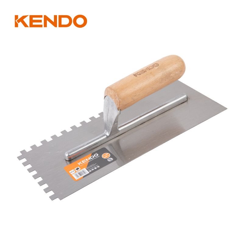 Гладилка зубчатая стальная KENDO с деревянной ручкой, 280x120 мм 45329