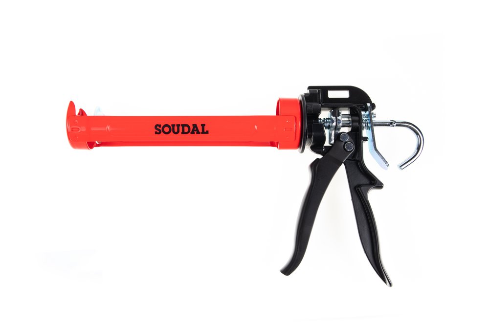 Пистолет под герметики Soudal красный, 300мл 106617