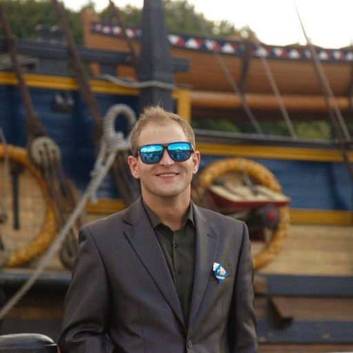 Артем27, Красный луч (Луганская обл)