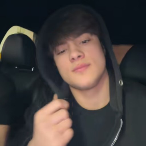 Илья,19, Коркино