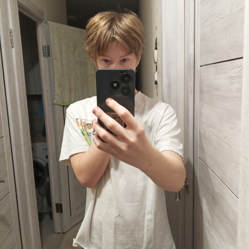 Влад,19, Керчь