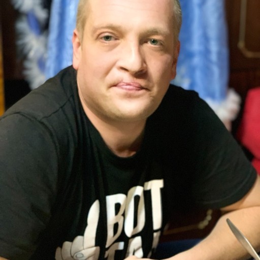 Антон35, Луганск