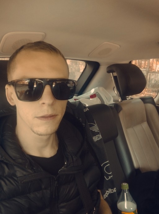 Dima, 27