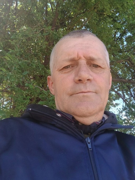 толя, 51
