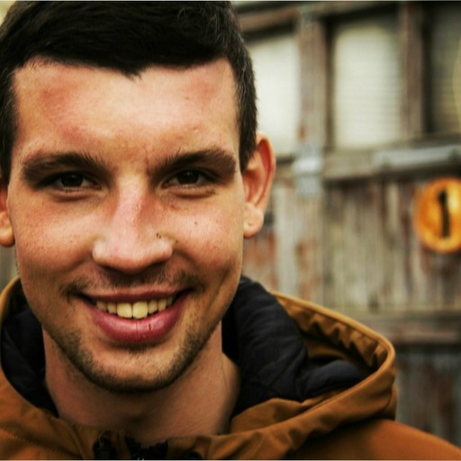 Ромарио33, Трехизбенка