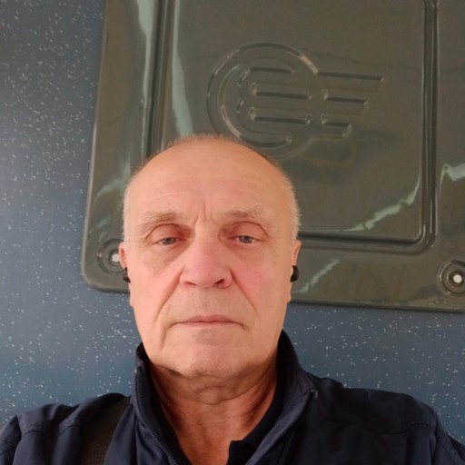 Евгений, 65 лет, Санкт-Петербург