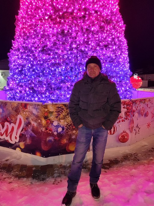 Виктор, 42