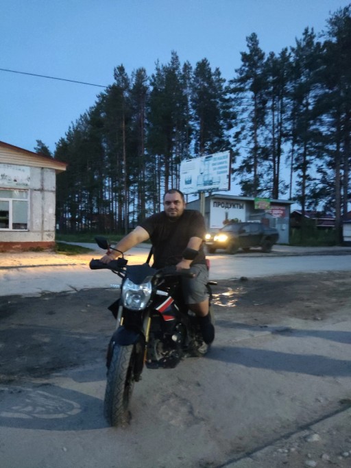 Виктор, 36