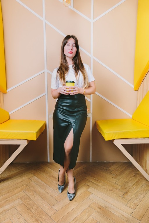 Mari, 35