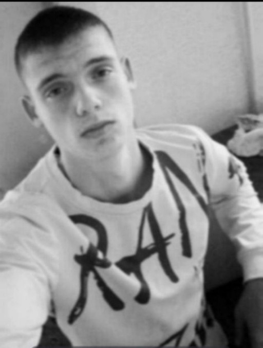 Денис, 24