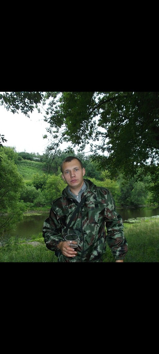 Роман, 33