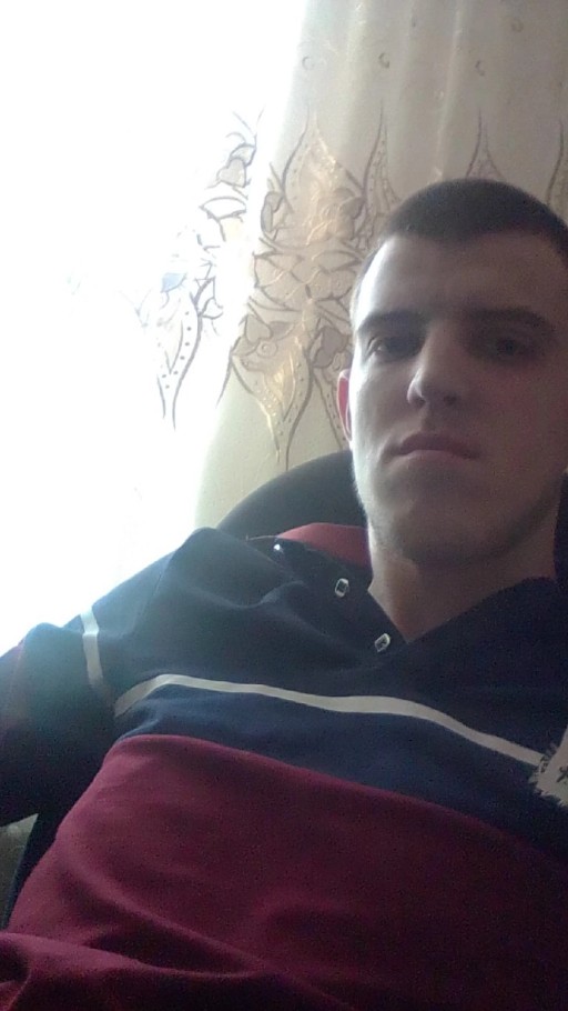 Виктор, 27