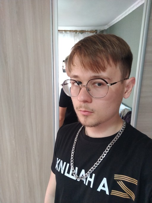 Максим, 22