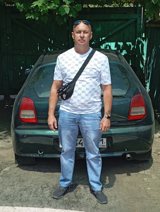 Юрий, 40