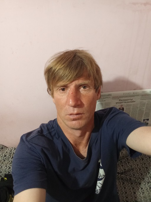 Артем, 40