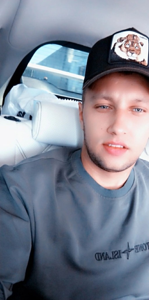 Александр, 21
