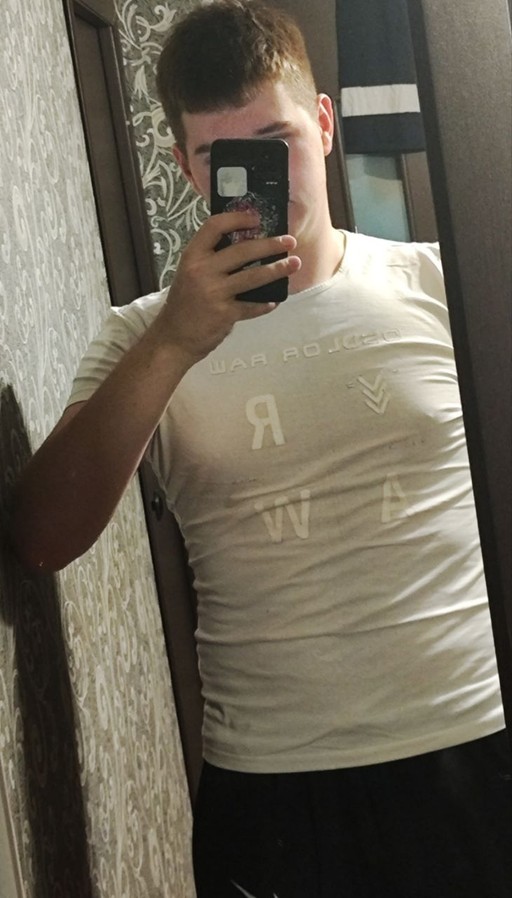Саша, 22
