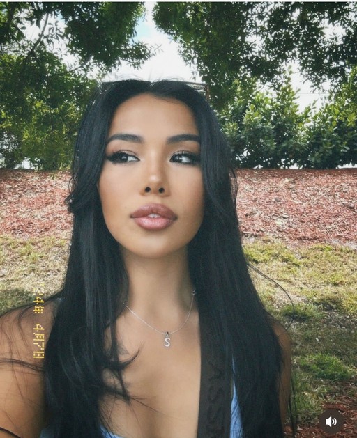 Камилла, 28