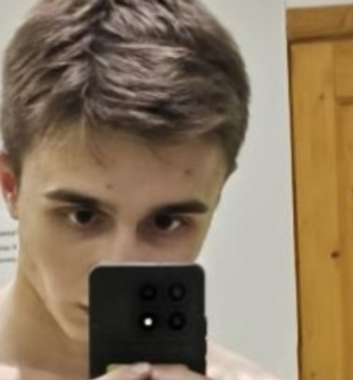 Жоник, 22