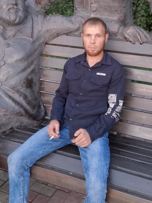 Денис, 36