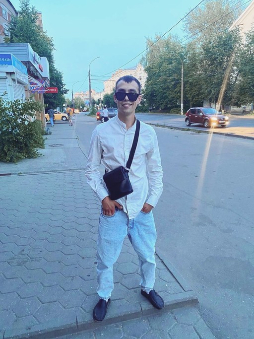 Артём, 25
