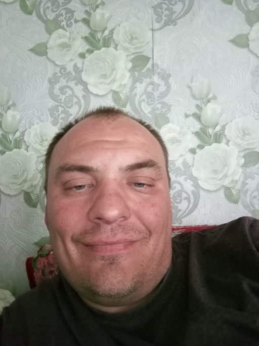 Валентин, 38