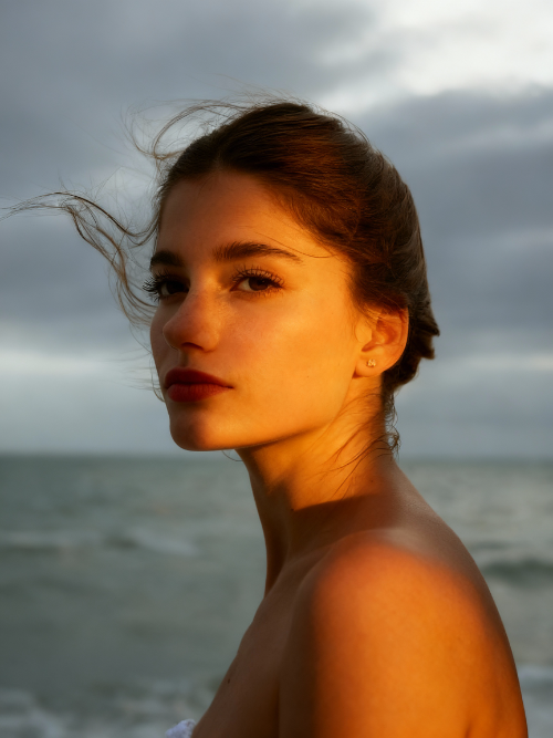 Золотой час — AI смена освещения на нежное закатное солнце - после