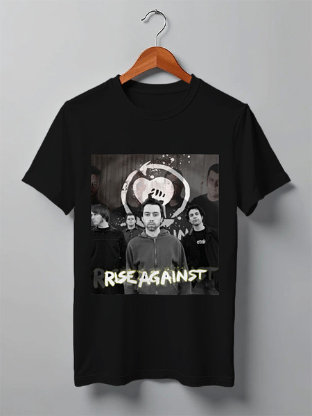 Заказать мужскую футболку в Москве. Футболка классическая Rise Against - photo от Денис - готовые дизайны и нанесение принтов.