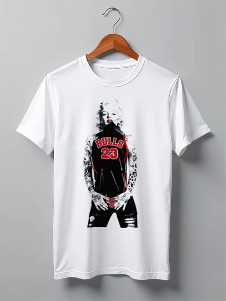 Заказать мужскую футболку в Москве. Футболка классическая Chicago Bulls Marilyn Monroe от dizer - готовые дизайны и нанесение принтов.