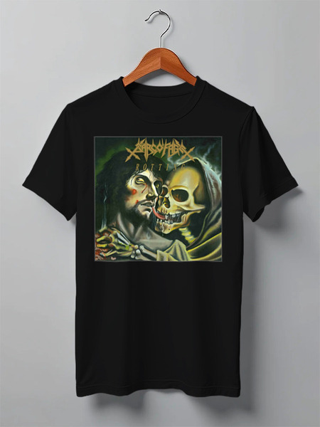 Заказать мужскую футболку в Москве. Футболка классическая  Sarcofago death metal band от Leichenwagen - готовые дизайны и нанесение принтов.