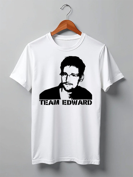 Заказать мужскую футболку в Москве. Футболка классическая Edward Snowden от Leichenwagen - готовые дизайны и нанесение принтов.
