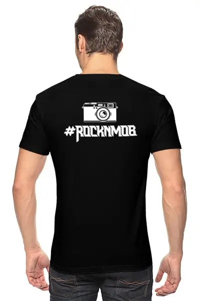 Заказать мужскую футболку в Москве. Футболка классическая Rocknmob - фотограф от accs@rocknmob.com - готовые дизайны и нанесение принтов.