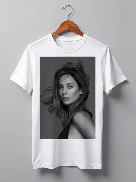 Заказать мужскую футболку в Москве. Футболка классическая Natalie Imbruglia от Vladec11 - готовые дизайны и нанесение принтов.