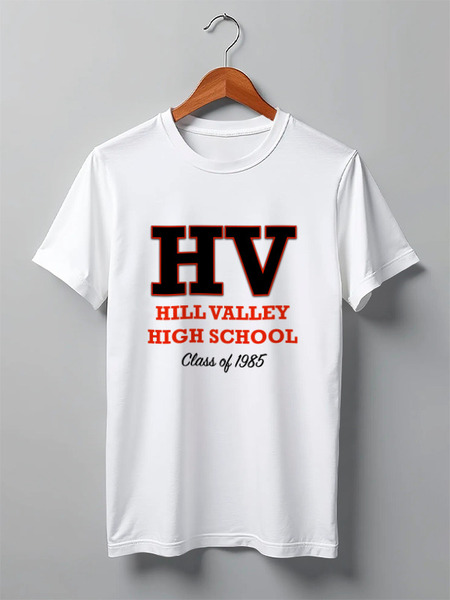 Заказать мужскую футболку в Москве. Футболка классическая Hill Valley High School'85  от Nikita Nelyubin - готовые дизайны и нанесение принтов.
