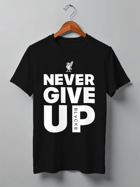 Заказать мужскую футболку в Москве. Футболка классическая never give up от Vita Lobas - готовые дизайны и нанесение принтов.