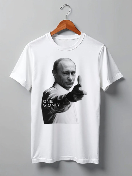 Заказать мужскую футболку в Москве. Футболка классическая One and Only  от Design Ministry - готовые дизайны и нанесение принтов.