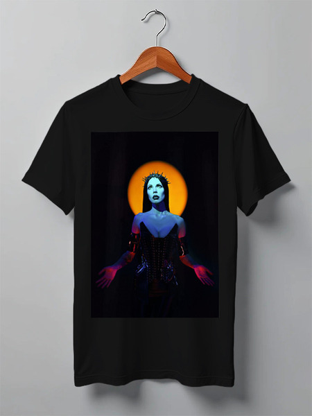 Заказать мужскую футболку в Москве. Футболка классическая julie от krishna - готовые дизайны и нанесение принтов.